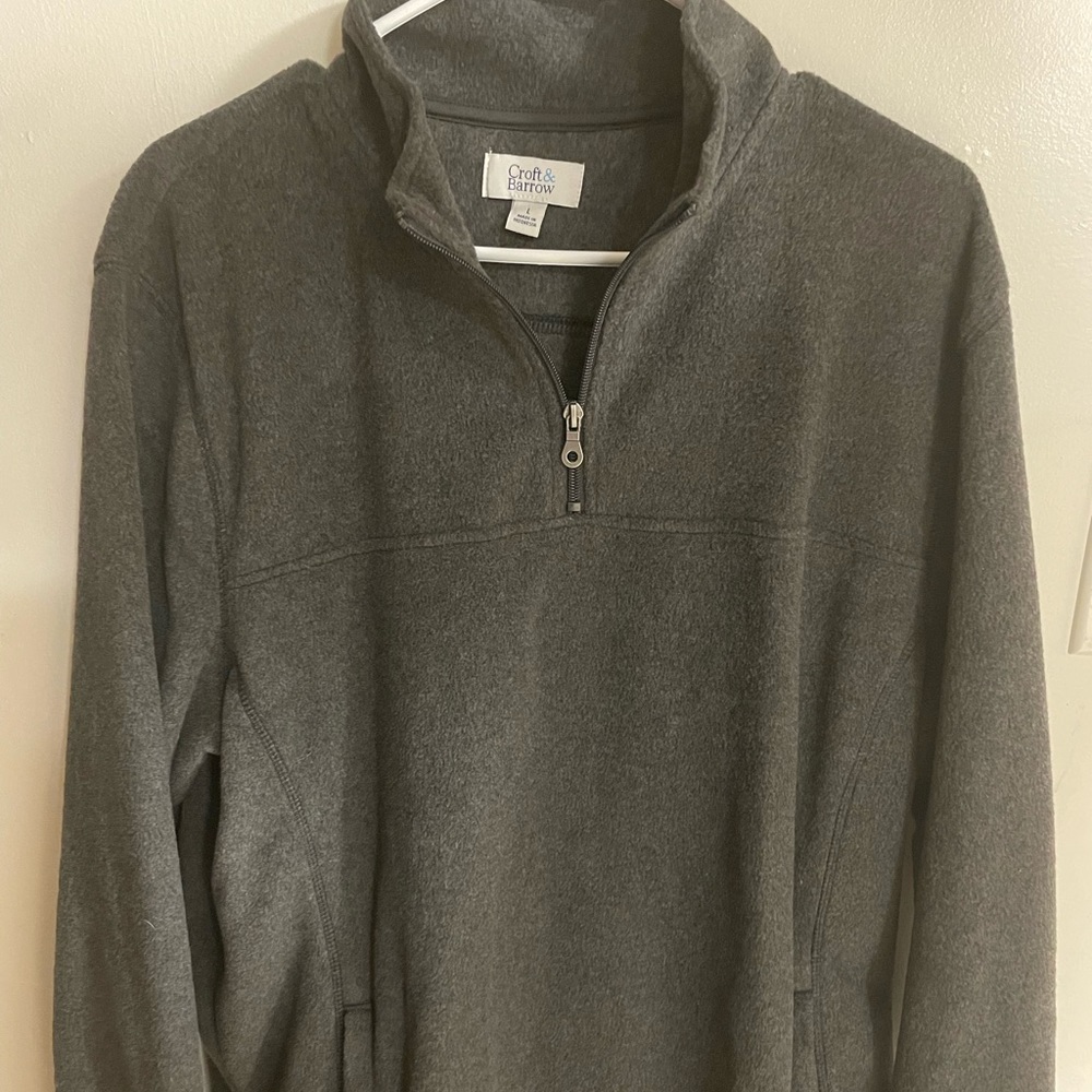 Croft & Barrow men’s quarter zip fleece size Large.